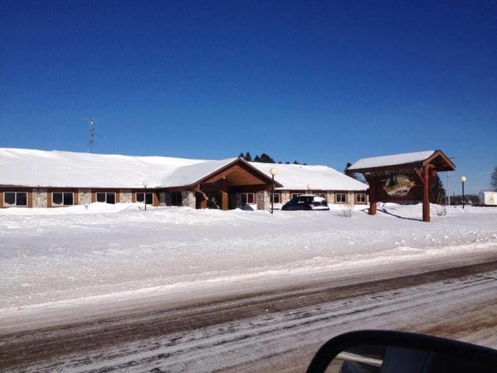 Chicaugon Lake Inn Gaastra Экстерьер фото